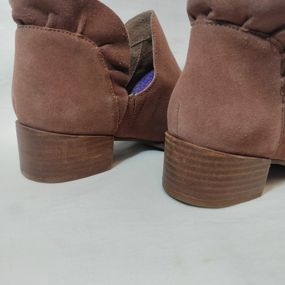 Seychelles (Anthropologie) Renowned Ruffle Suede‎ Ankle Booties - Picture 7 of 8